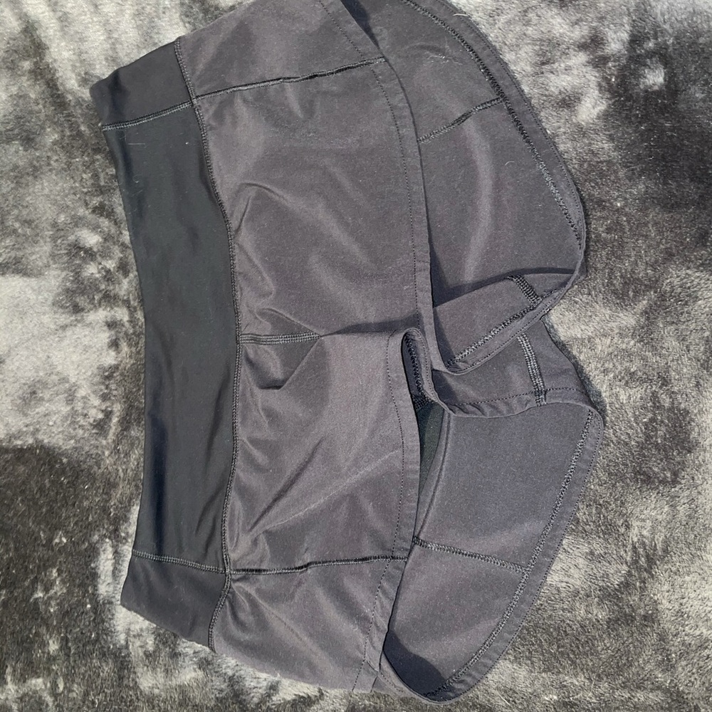 lululemon 2.5” shorts